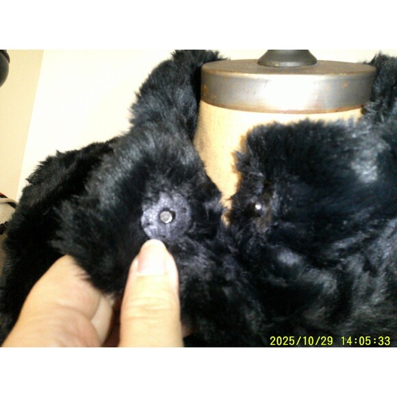 NWT M Womens Weatherproof Faux Fur Vest Lined Black New Snap Closure SOFT Pocket - Picture 4 of 7